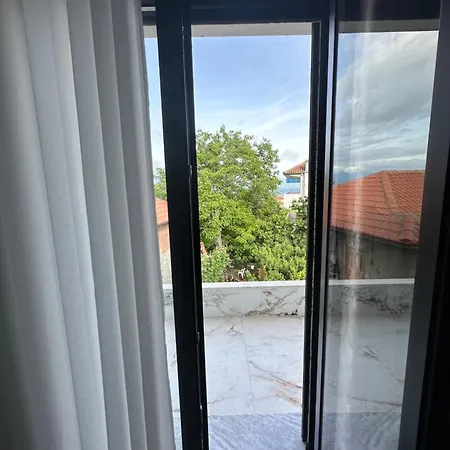 Апартаменты Stormi's Поградец